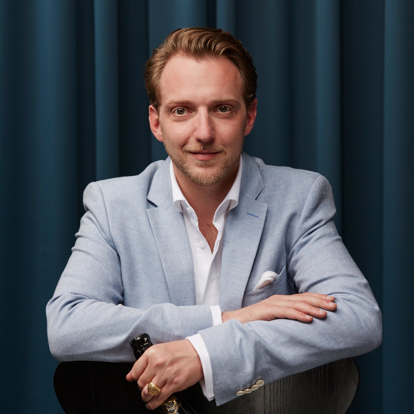 DE_WATERE_PRESIDENT_KONORZA_PORTRAIT_SQUARE_5